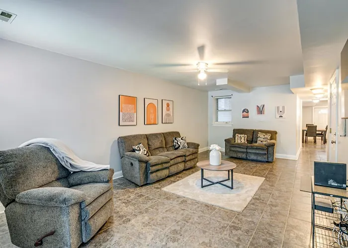 1 Mi To Washington Park: Spacious 1st-floor Condo!