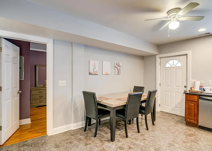 1 Mi To Washington Park: Spacious 1st-floor Condo! Ferienhaus
