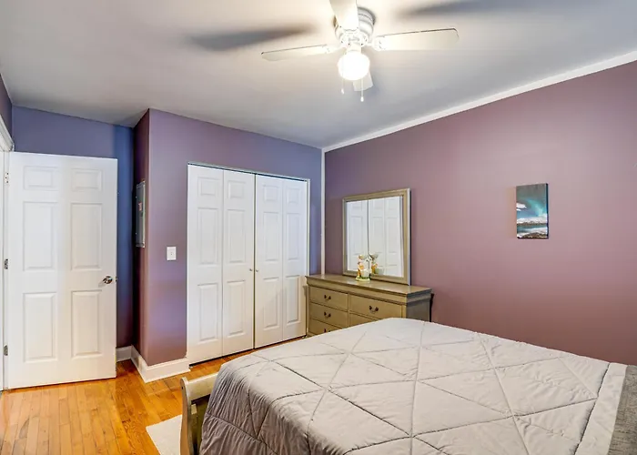 1 Mi To Washington Park: Spacious 1st-floor Condo!
